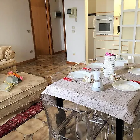 Happy Holidays Garda Apartment